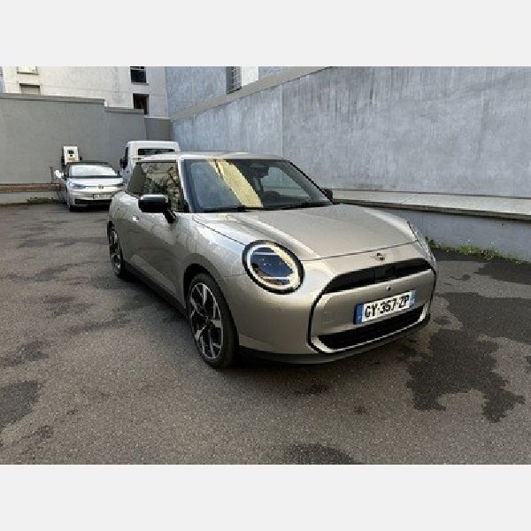 ./photos/MINIE1.jpg?refresh=1770666929