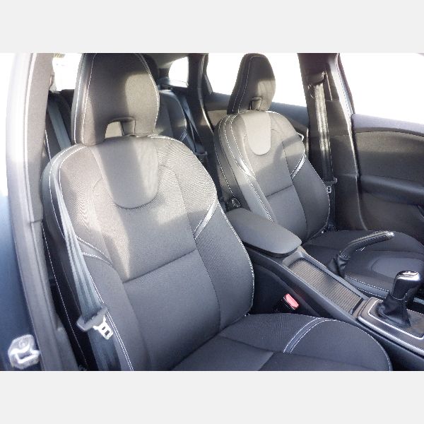Volvo V40 D2 120CH MOMENTUM - 13000