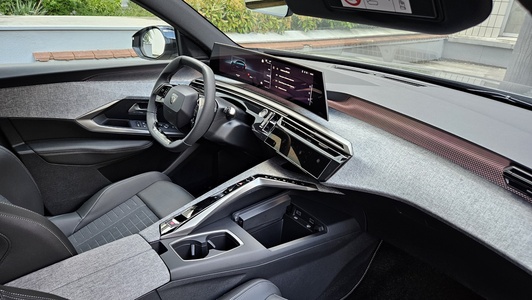 PEUGEOT 3008 III 1.2 HYBRID 136 GT E-DCS6 - 5963