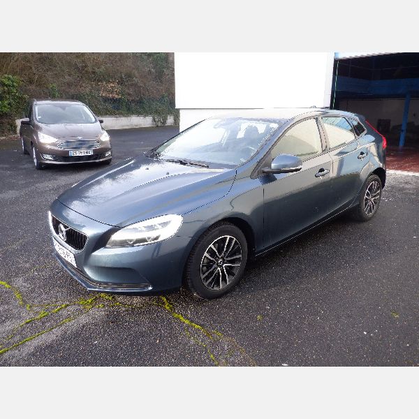 Volvo V40 D2 120CH MOMENTUM - 13000